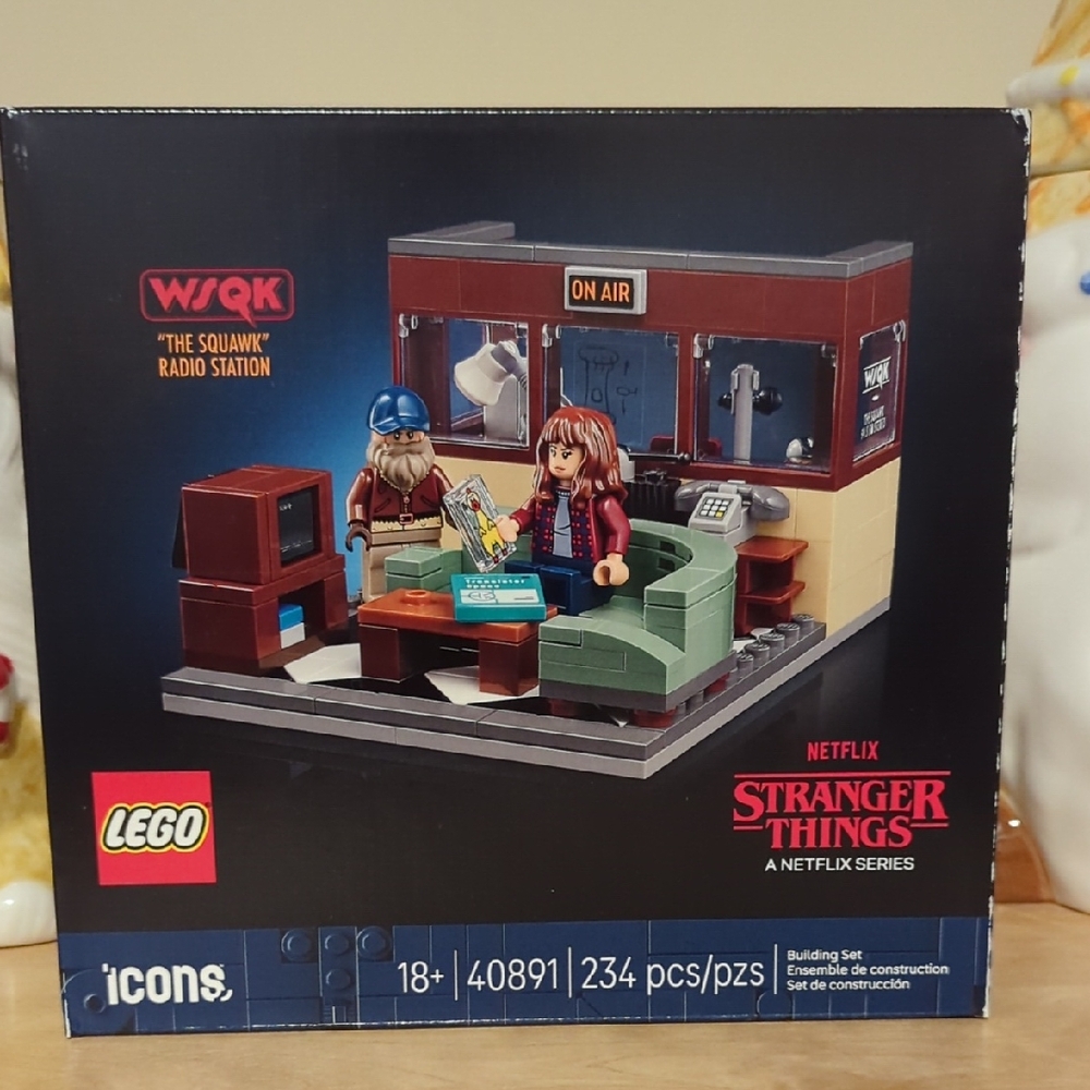 LEGO Stranger Things: The Squawk Radio Station WSQK Set Brand New- 234 pieces